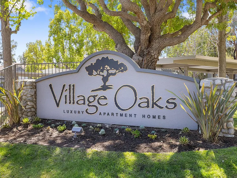 Village Oaks — Photo 37