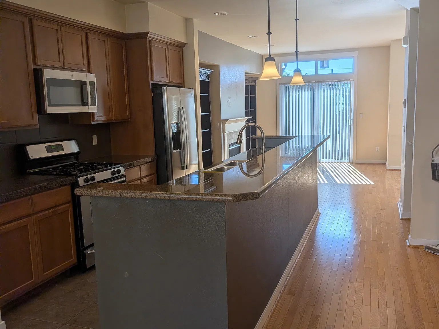 2 bed, 1490 sqft, $3,395 — Photo 2