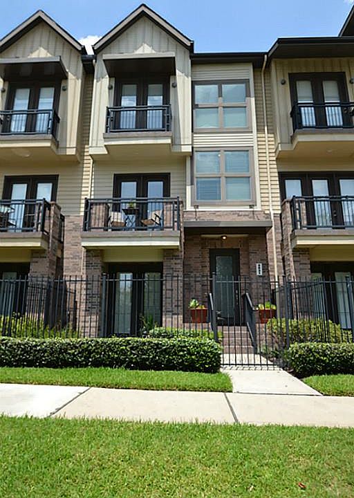 1st image of 2831 Clay Ave