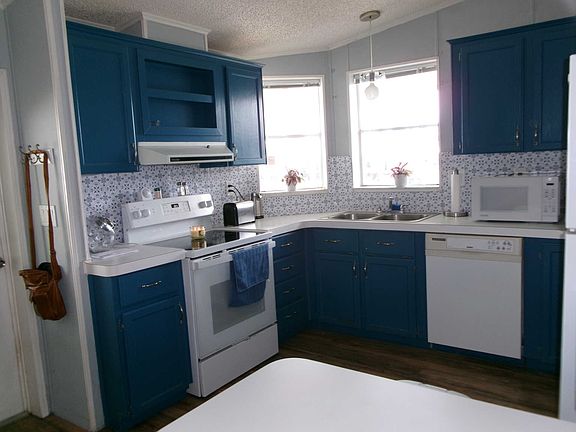 3rd image of 299 Lake Erie Dr #299