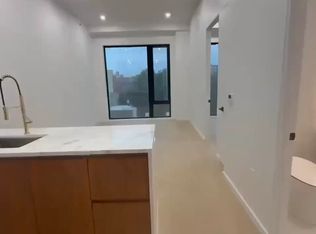 31-16 21st St #5D, Astoria, NY 11106