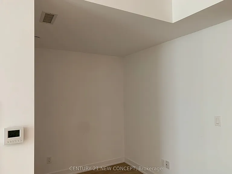 501 Yonge St #1603 — Photo 8