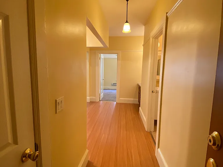 524 Georgia St #204 — Photo 11