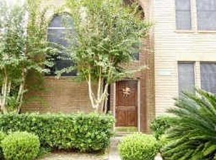 3902 Oakwood Dr, Pearland, TX 77581