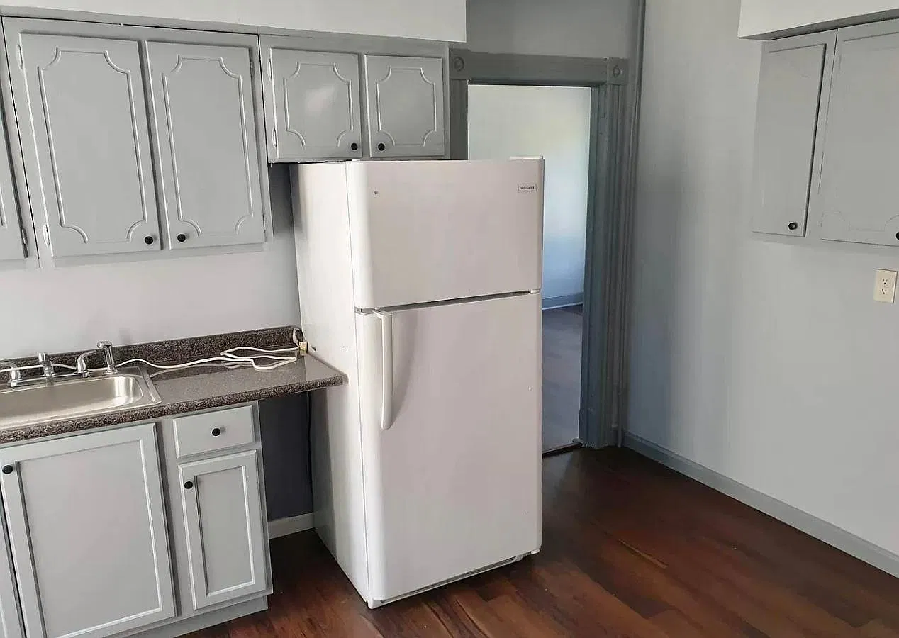 2 bed, 800 sqft, $1,550 — Photo 2