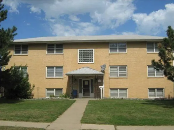 12108 Lisa Cir, Omaha, NE 68137