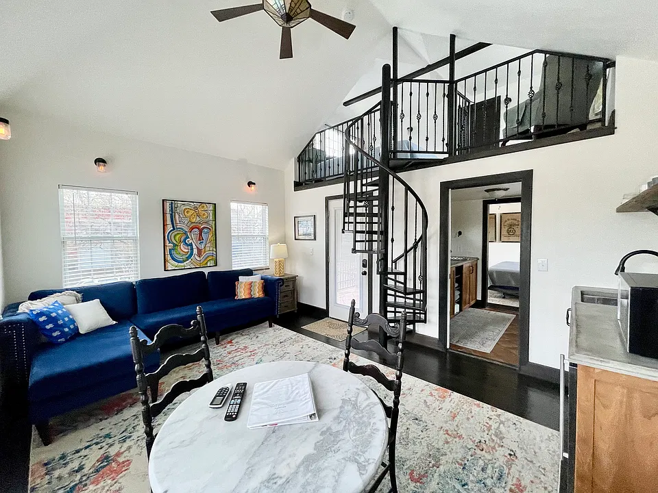 1212 E 3rd St #3