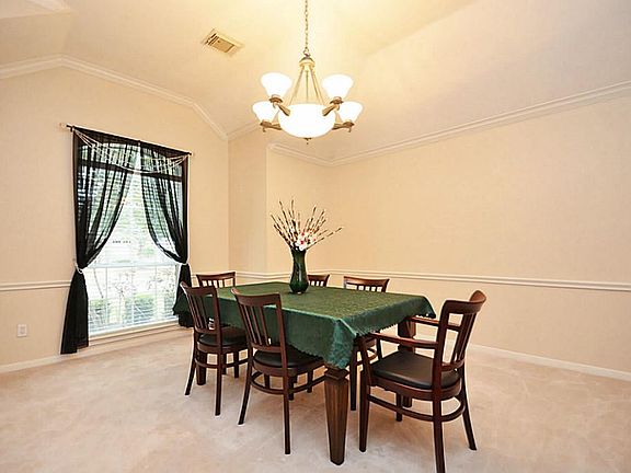 Formal Dining