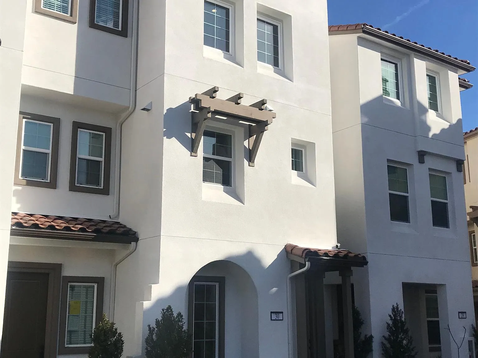 2 bed, 2.5 bath, 1207 sqft, $4,250 — Photo 2