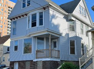 1823A E Windsor Pl, Milwaukee, WI 53202