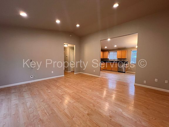 3rd image of 4508 NE 123rd Ave