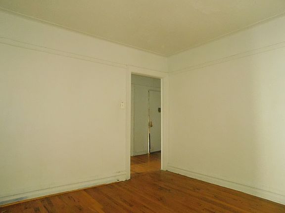 5th image of 1531 Taylor Ave APT 26