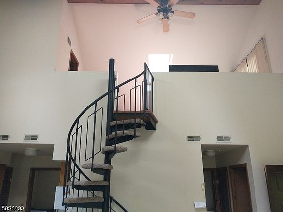 5th image of 14 Augusta Dr Unit 6
