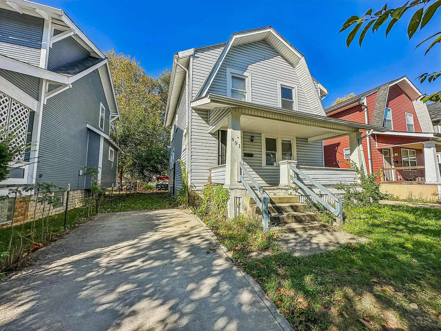491 Townsend Ave photo 1