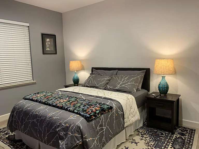645 N Plumas Dr — Photo 2