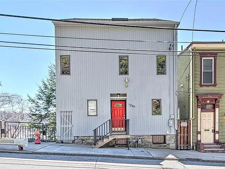 1239 Troy Hill Rd — Photo 1