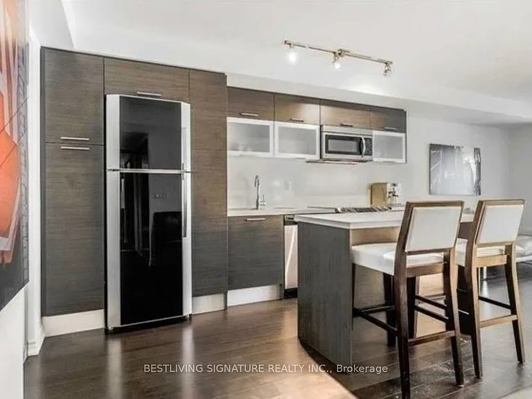 386 Yonge St #1409 — Photo 4