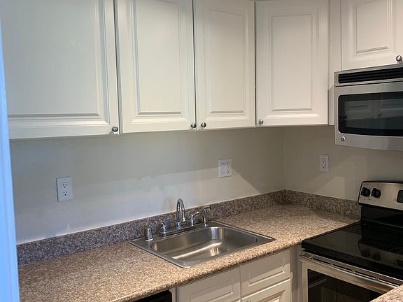 5th image of 2200 California St APT 30
