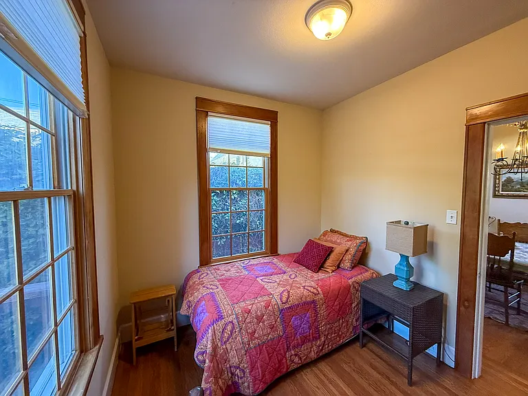 385 Coombs St — Photo 11