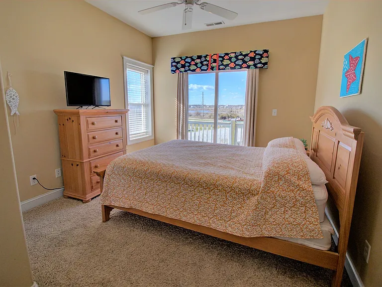 211 Goldsboro Dr — Photo 22