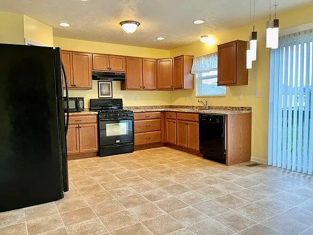 209 Ascot Ct — Photo 14