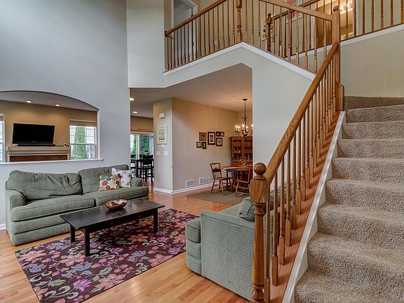 4th image of 581 S Jade Ln