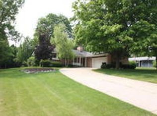 N82W14115 Lilly Ct, Menomonee Falls, WI 53051