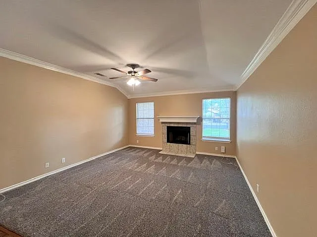 3 bed, 2.0 bath, 2316 sqft, $1,795 — Photo 2