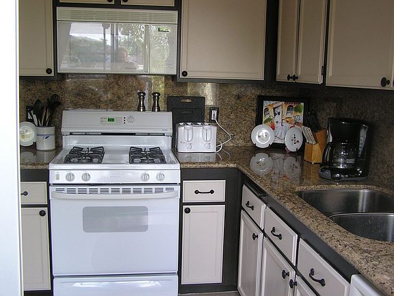 kitchen with acces to second patio