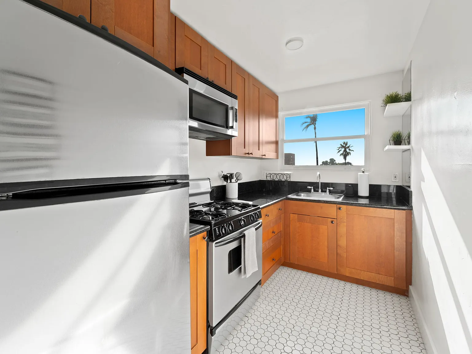Studio, 437 sqft, $2,365 — Photo 2