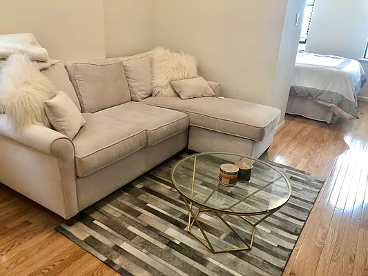 Rented by Warren T Real Estate Corp. | media 14