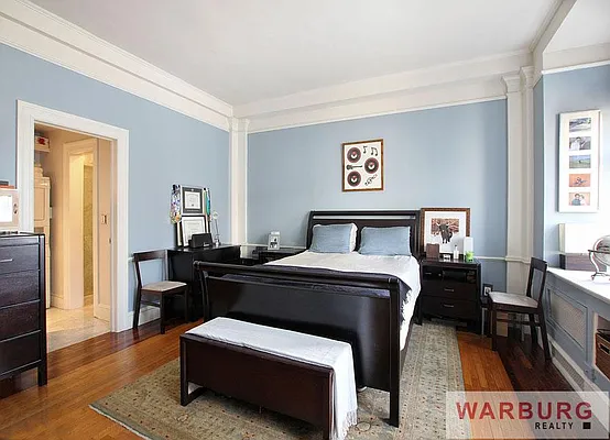 Sold by Warburg | media 2