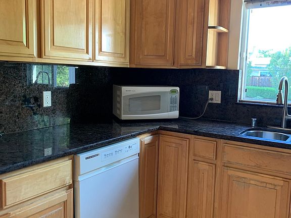 5th image of 1146 Derbyshire Dr