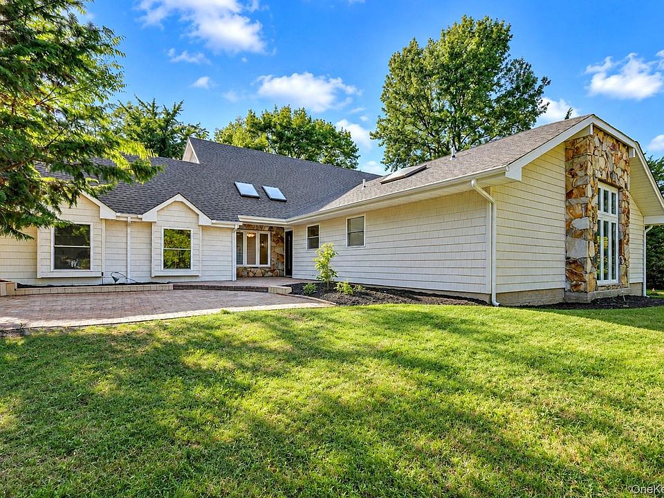 1st image of 6 Cedarfield Terrace
