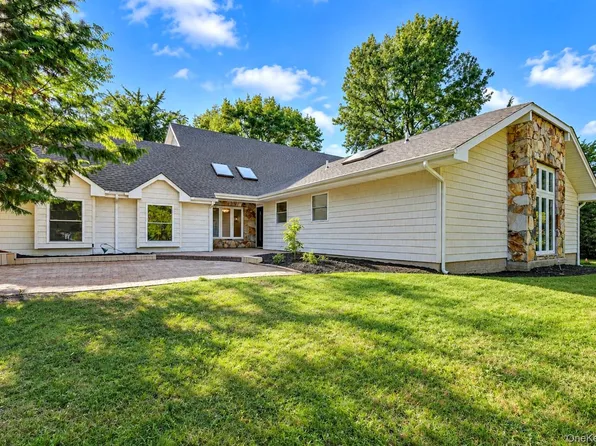 6 Cedarfield Terrace, Saint James, NY 11780