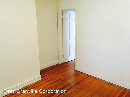 2nd image of 1019 W Leigh St APT 2