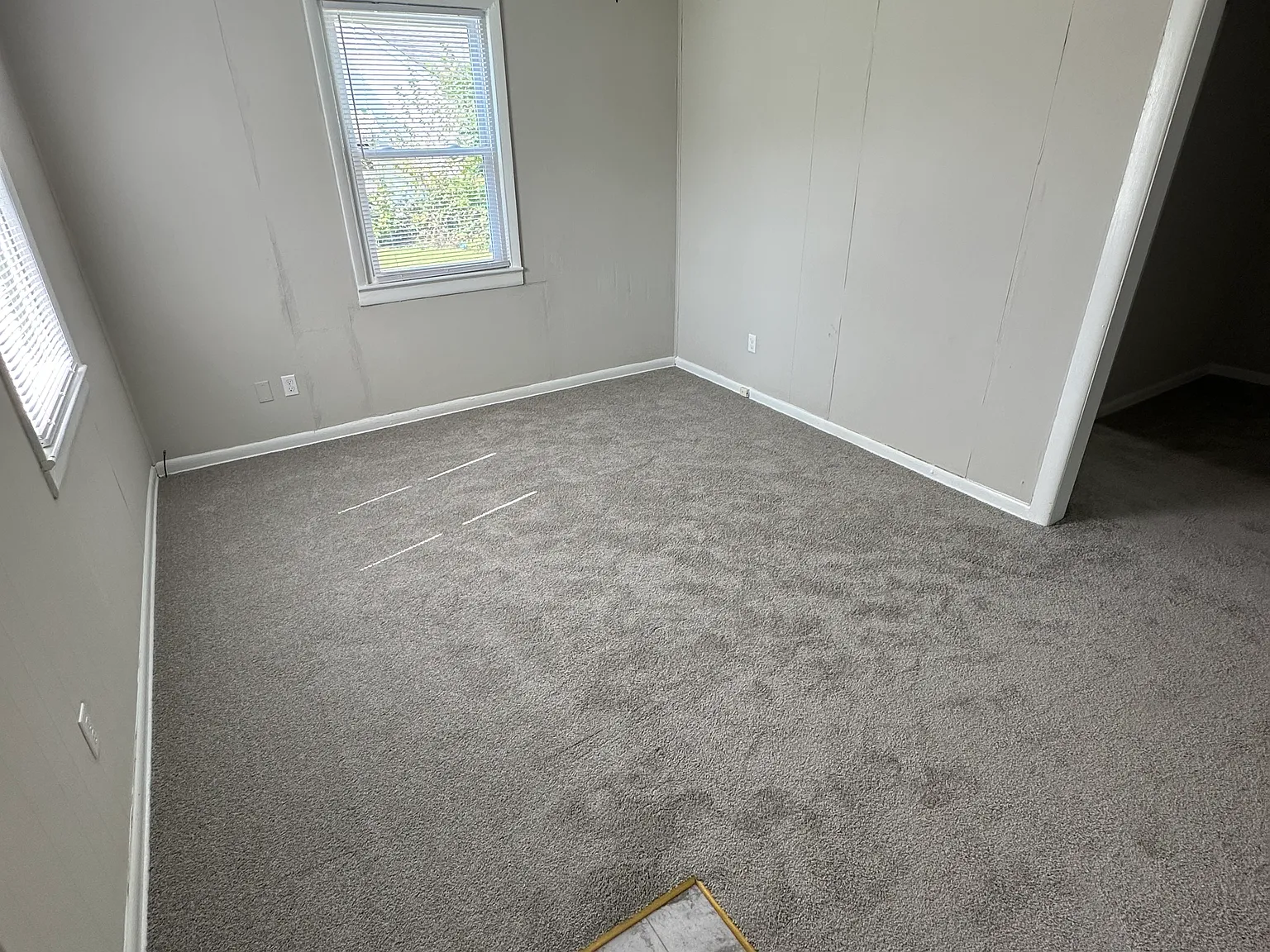 3 bed, 1100 sqft, $1,350 — Photo 2