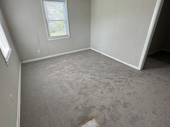 2nd image of 627 Decatur St