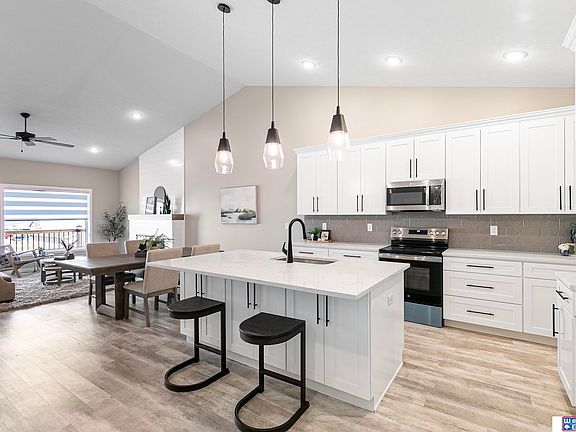 5th image of 10660 Majestic Ln