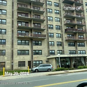 1000 Clove Rd APT 3H, Staten Island, NY, 10301