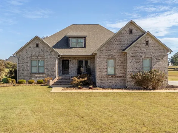 205 Twin Fork Ln, Savannah, TN 38372