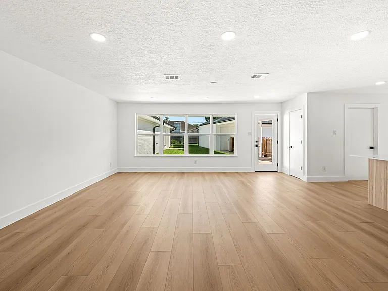 7631 Westwind Ln — Photo 11