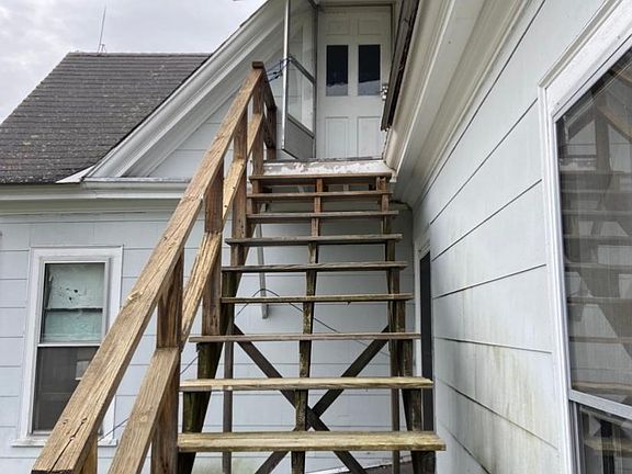 9C Maple Street