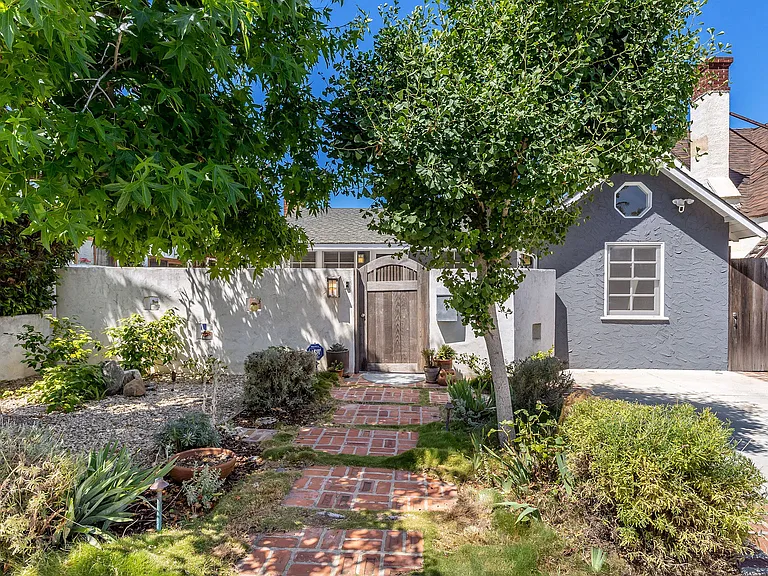 Stanford Ave — Photo 6