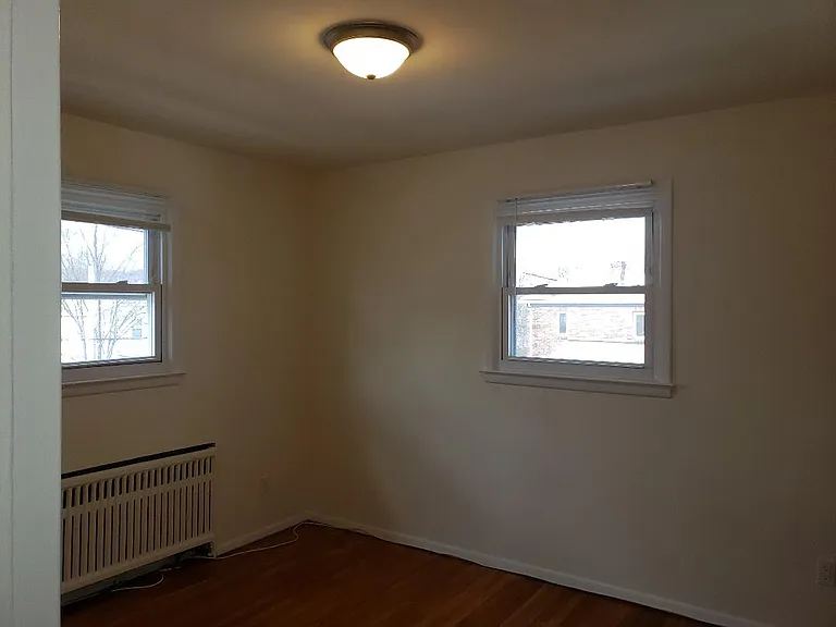 391 Cromwell Ave #2 — Photo 5