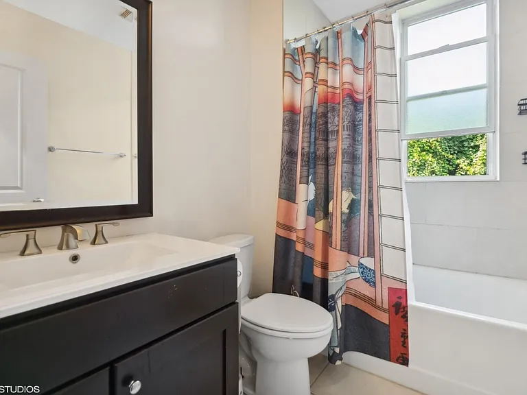 3645 N Wilton Ave #2 — Photo 9