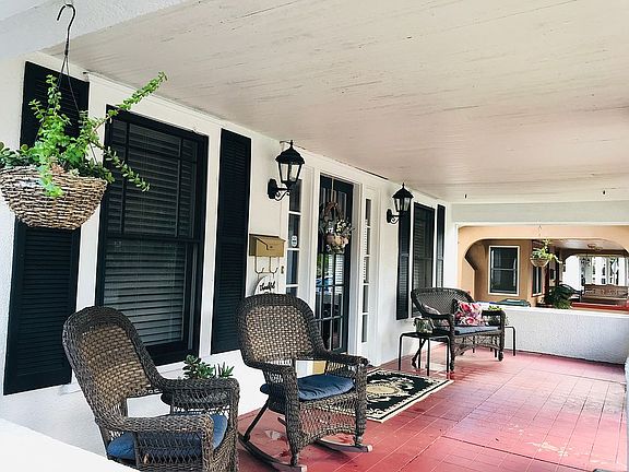 2nd image of 828 Park Hill Ave