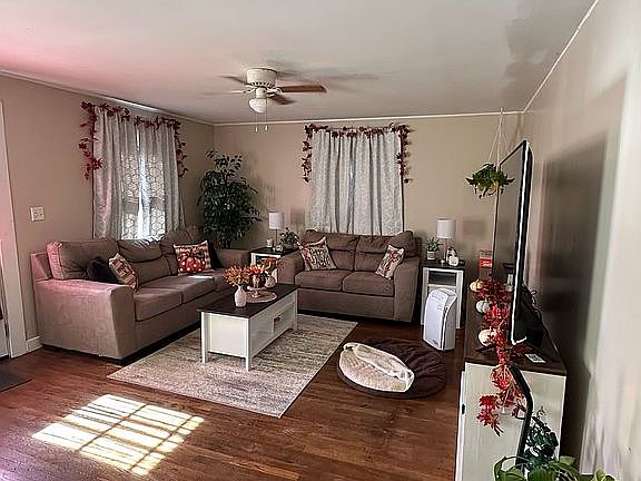 5th image of 1423 Anderson Ave