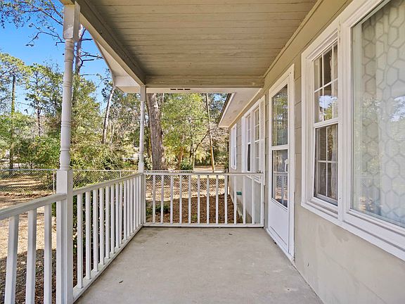 5th image of 427 Crossway Rd