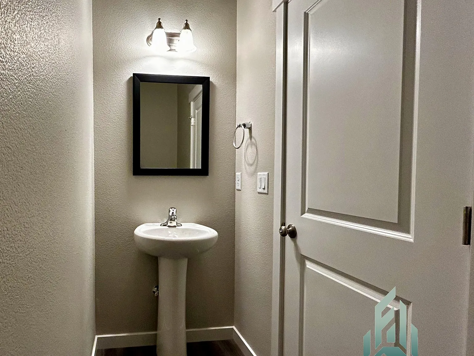 3 bed, 2.5 bath, 1596 sqft, $2,695 — Photo 4